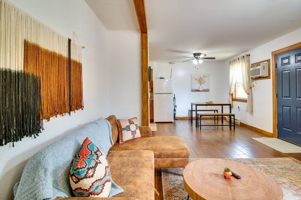 Photo of Livingroom in Eminence