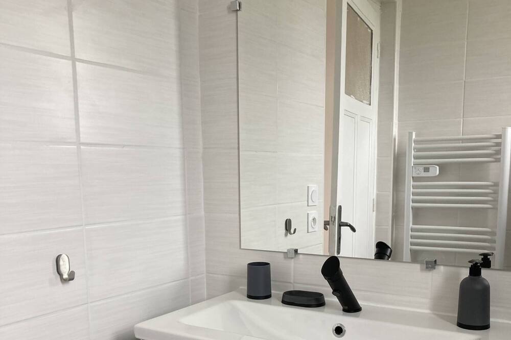 Photo of Bathroom in Tarbes
