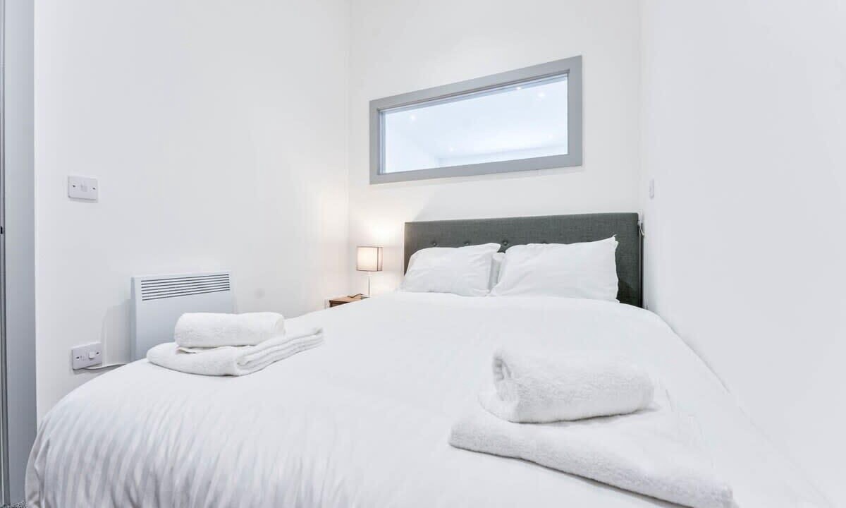 Photo of Bedroom in Brierley Hill