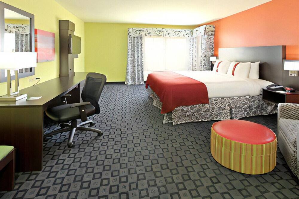 Photo of Bedroom in Garland