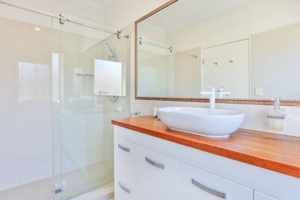 Photo of Bathroom in Main Beach