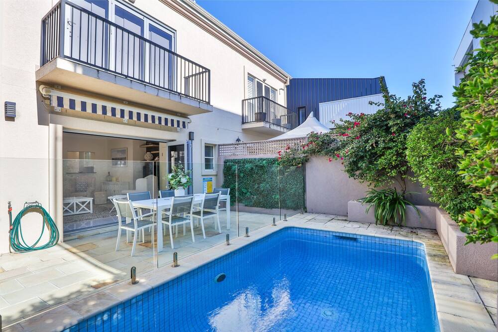 Photo of Outdoor in Main Beach