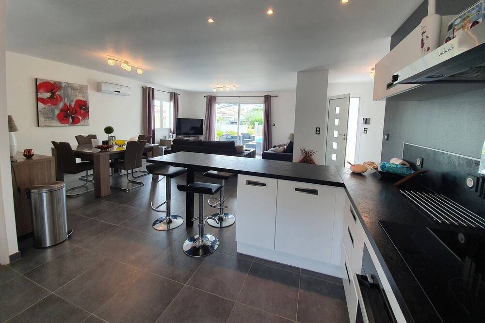 Photo of Kitchen in Rousson
