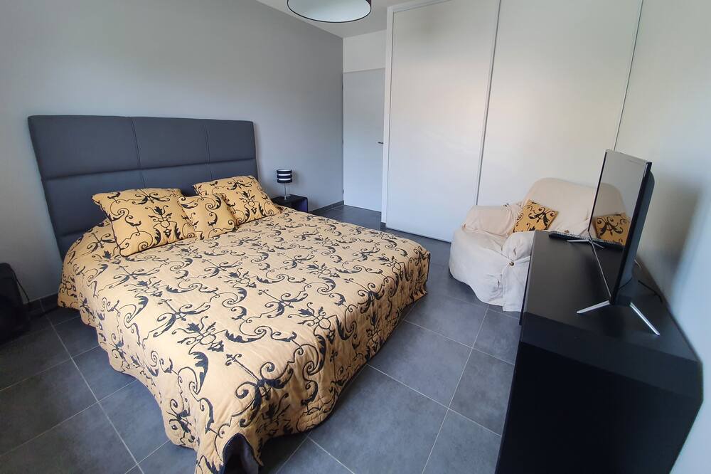 Photo of Bedroom in Rousson