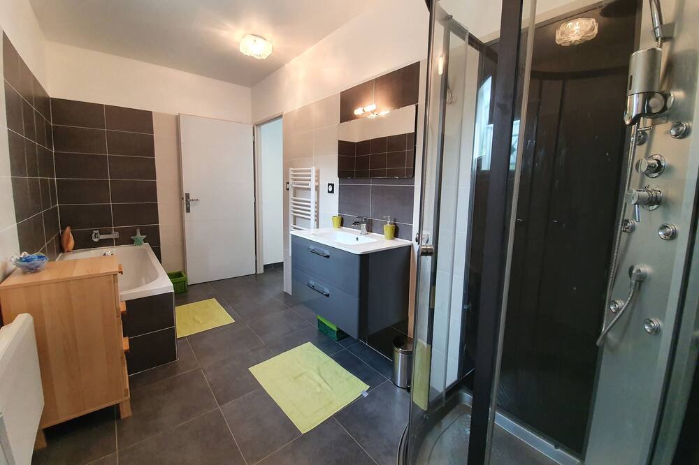 Photo of Bathroom in Rousson