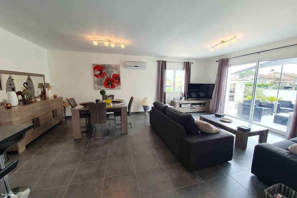 Photo of Livingroom in Rousson