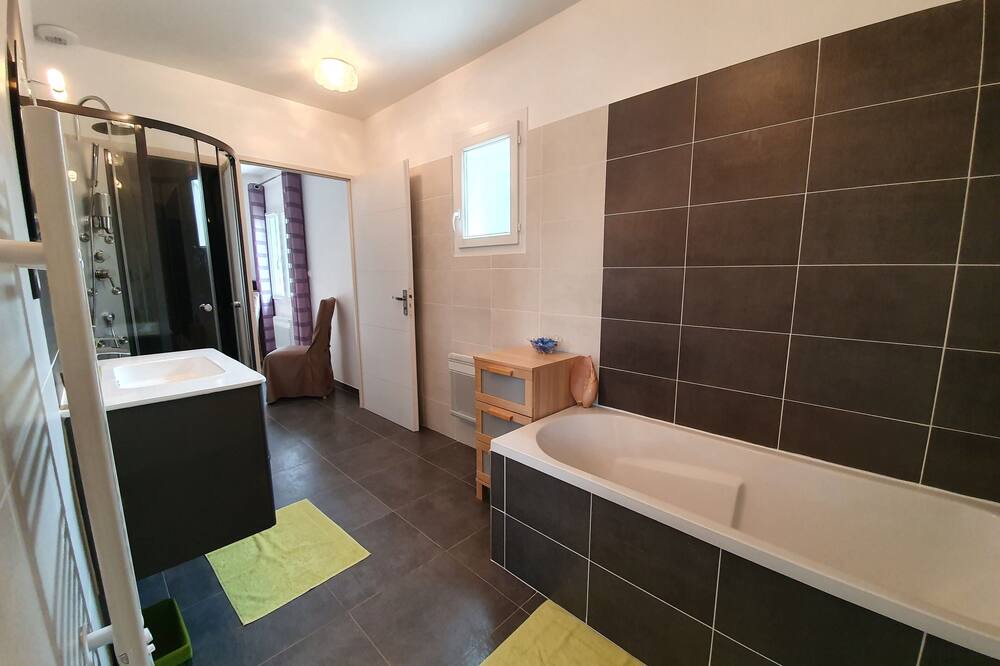 Photo of Bathroom in Rousson