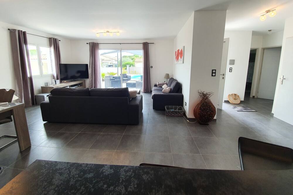 Photo of Livingroom in Rousson