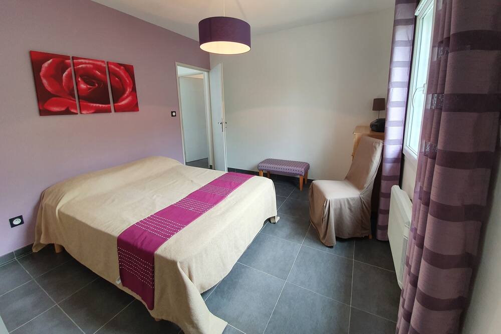 Photo of Bedroom in Rousson