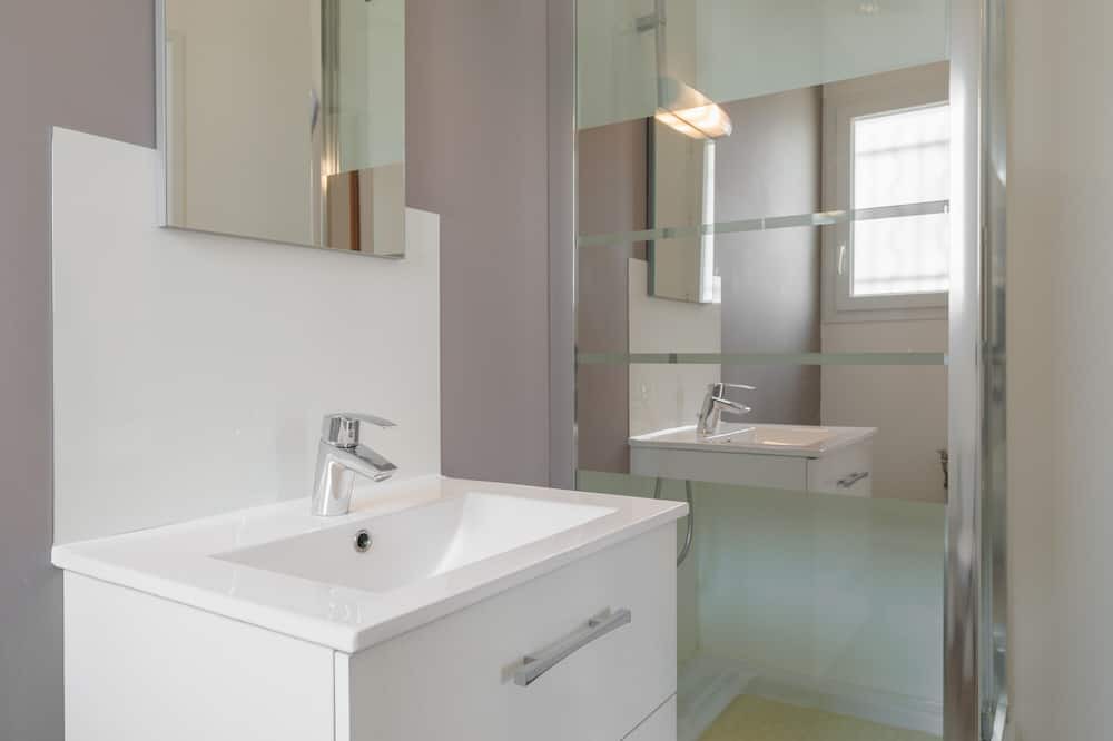 Photo of Bathroom in Podensac