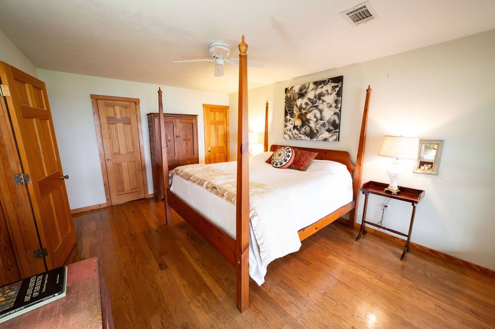 Photo of Bedroom in Morrilton