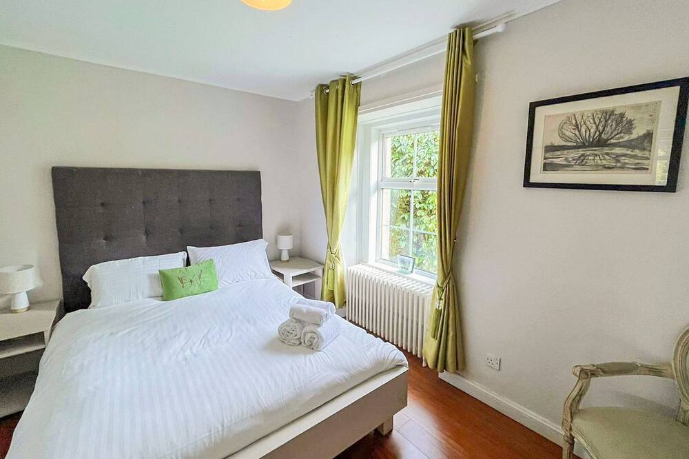 Photo of Bedroom in West Calder