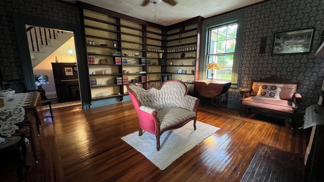 Photo of Livingroom in Meadville