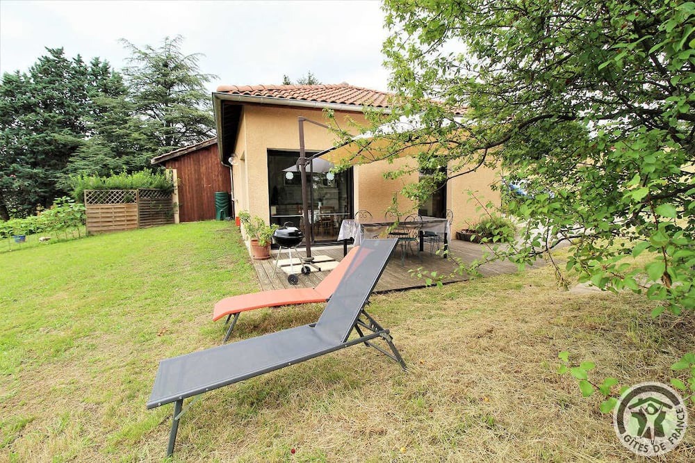 Photo of Outdoor in Quinsonnas