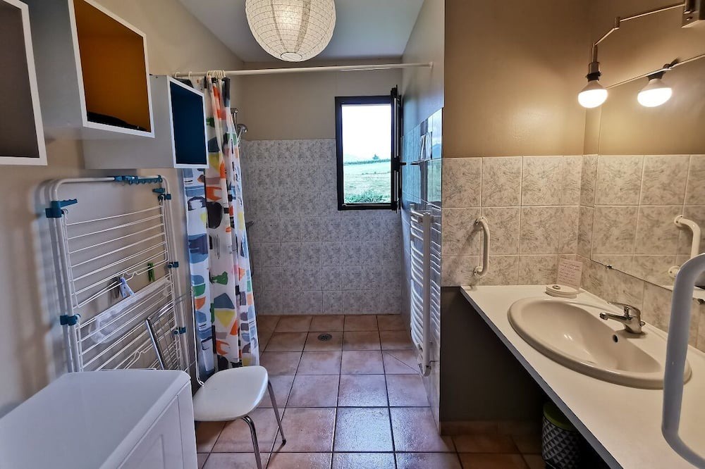 Photo of Bathroom in Quinsonnas