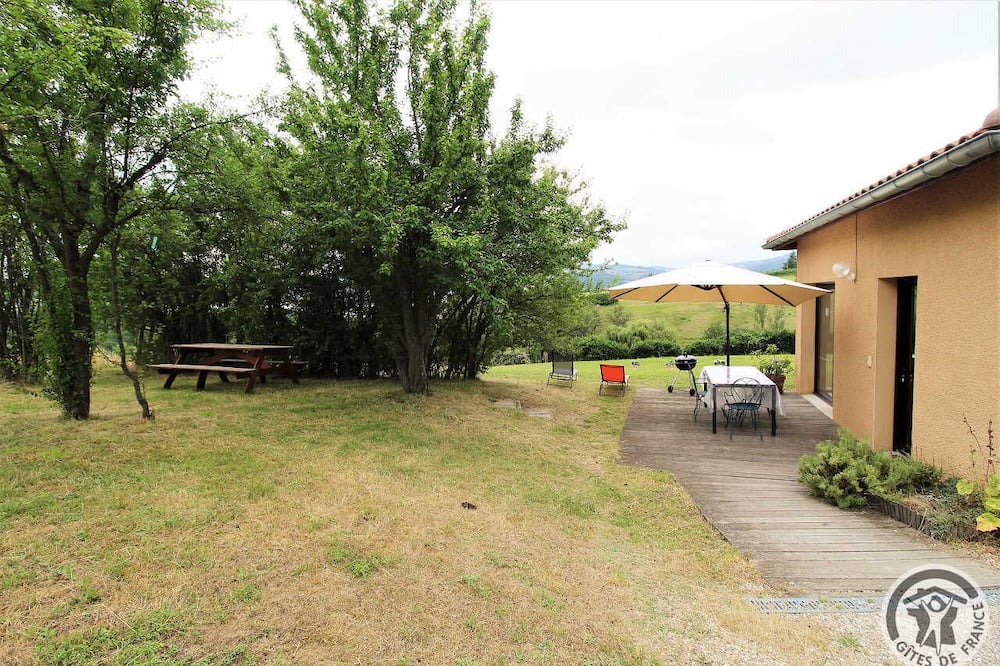 Photo of Outdoor in Quinsonnas