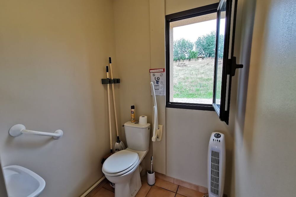 Photo of Bathroom in Quinsonnas