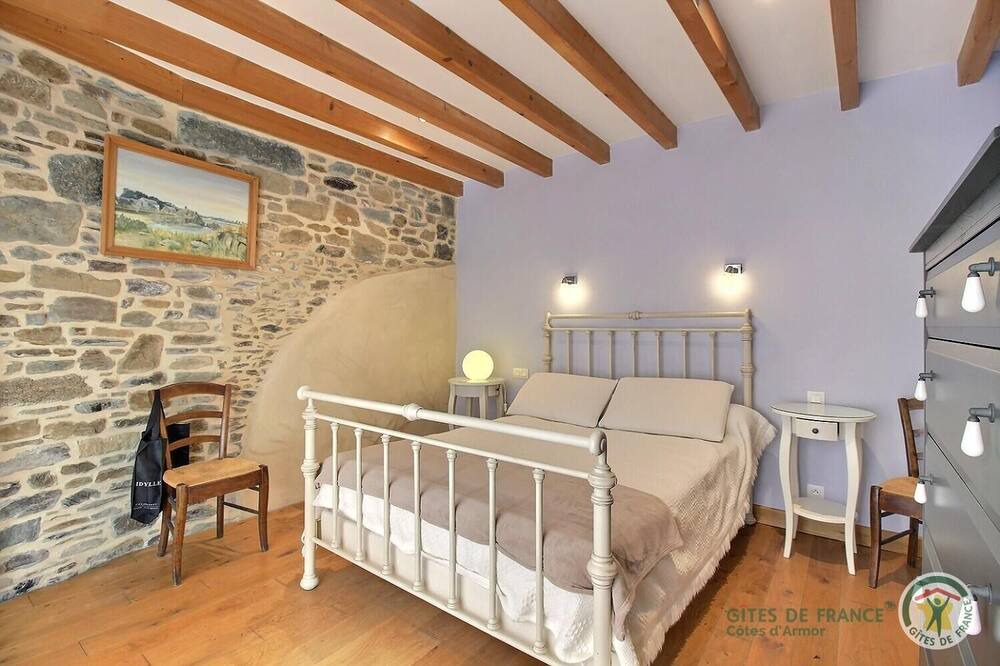 Photo of Bedroom in Plourhan
