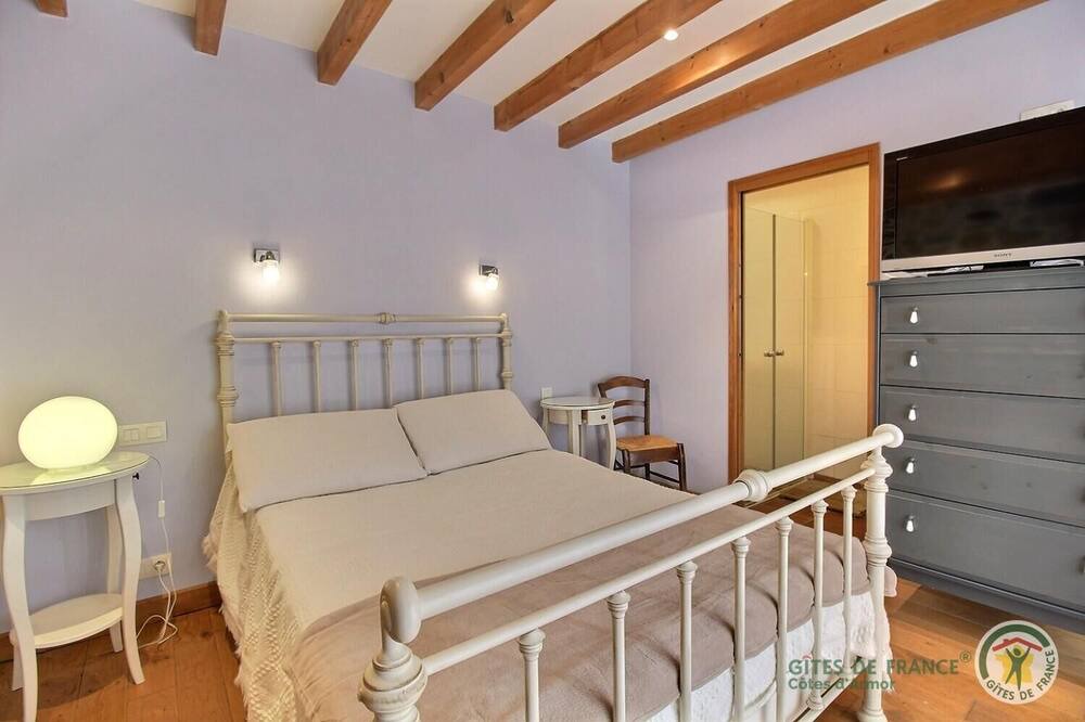 Photo of Bedroom in Plourhan