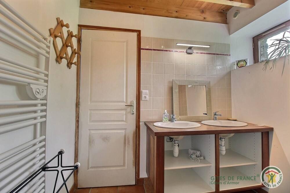 Photo of Bathroom in Plourhan