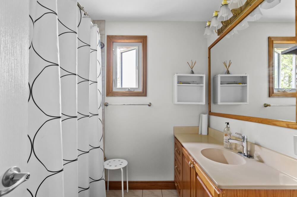 Photo of Bathroom in Clarkson-Lorne Park