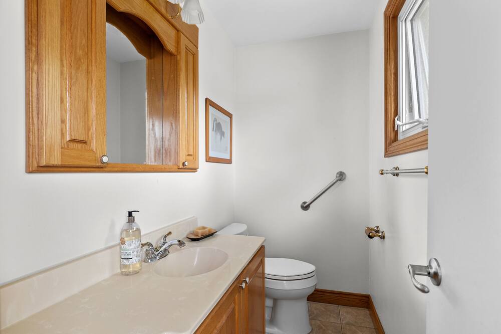Photo of Bathroom in Clarkson-Lorne Park
