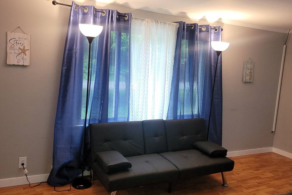 Photo of Livingroom in Montville