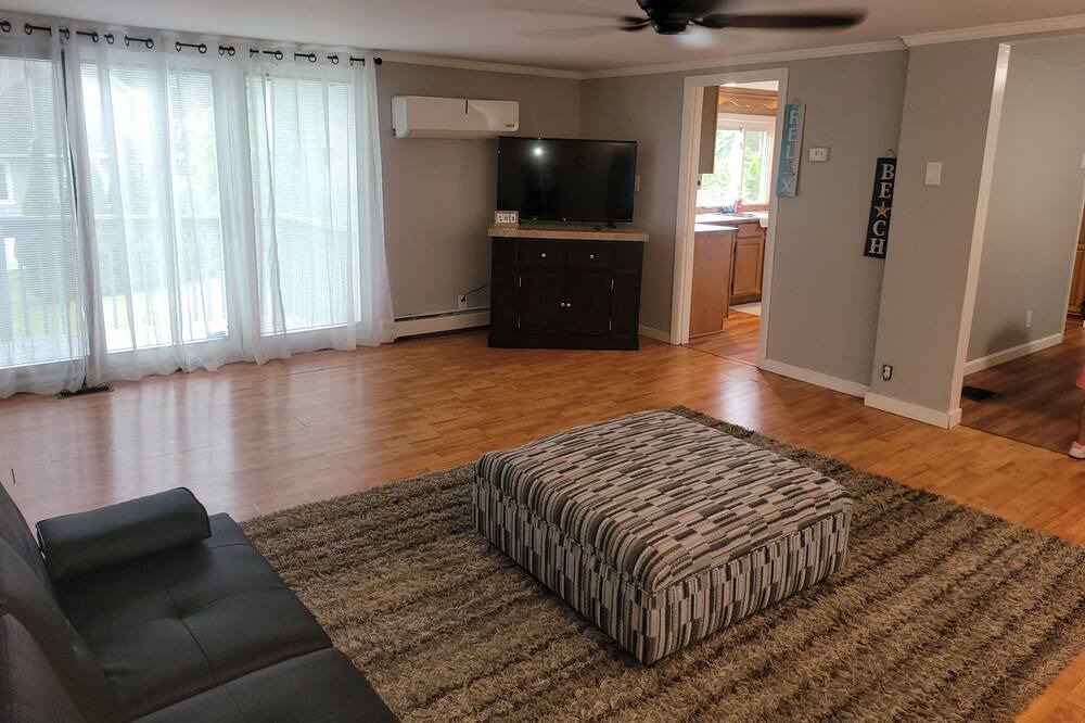 Photo of Livingroom in Montville