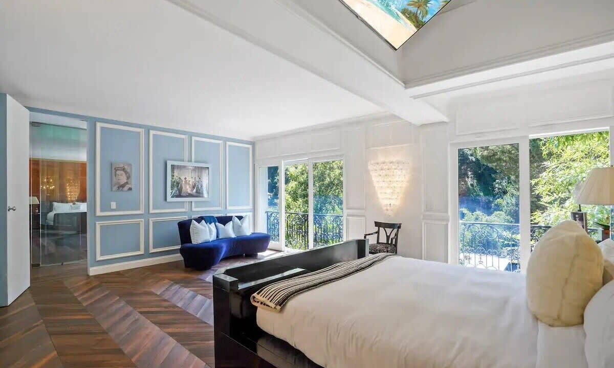 Photo of Bedroom in Beverly Glen