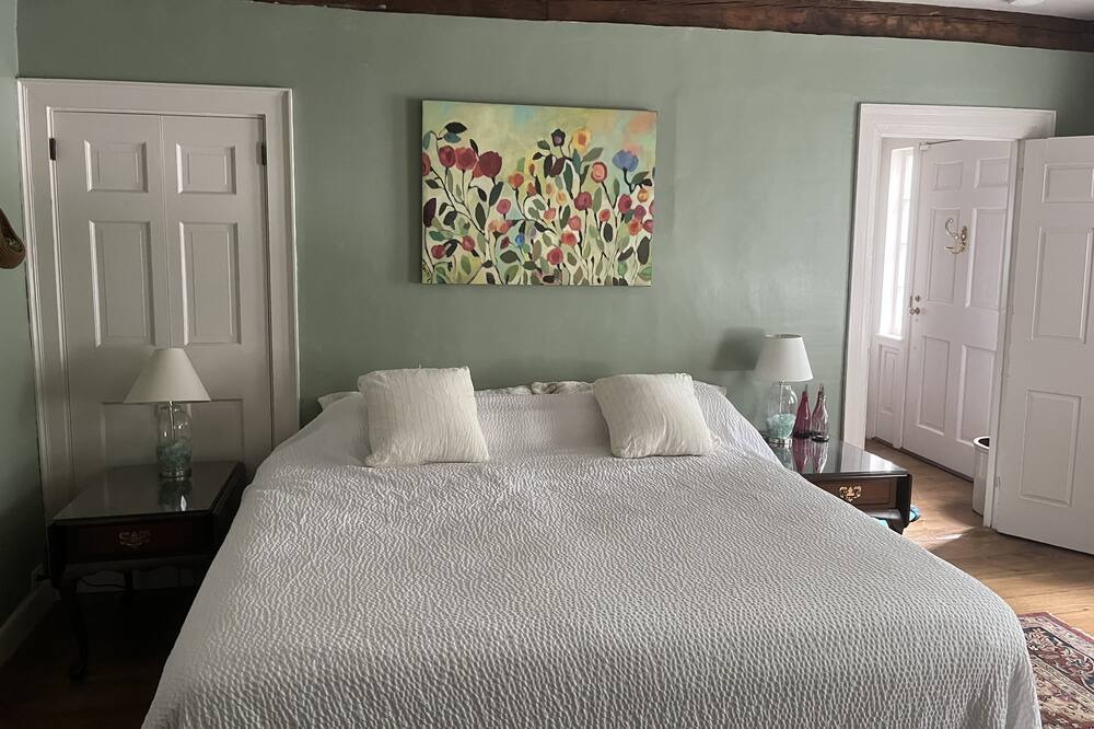 Photo of Bedroom in Freedom