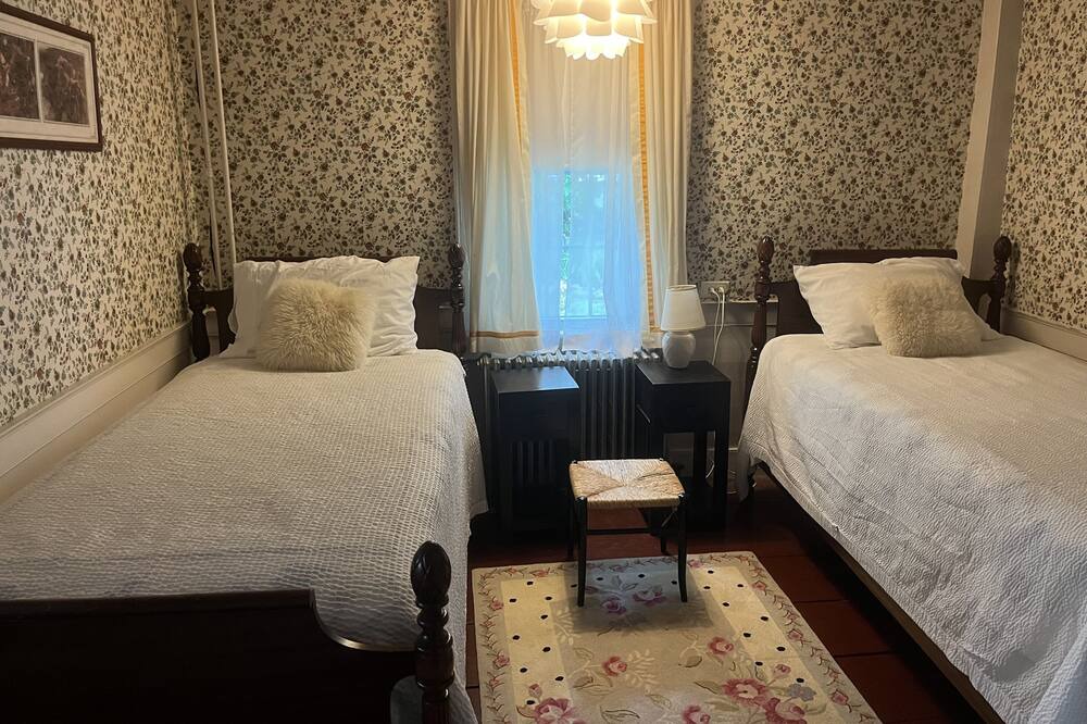 Photo of Bedroom in Freedom