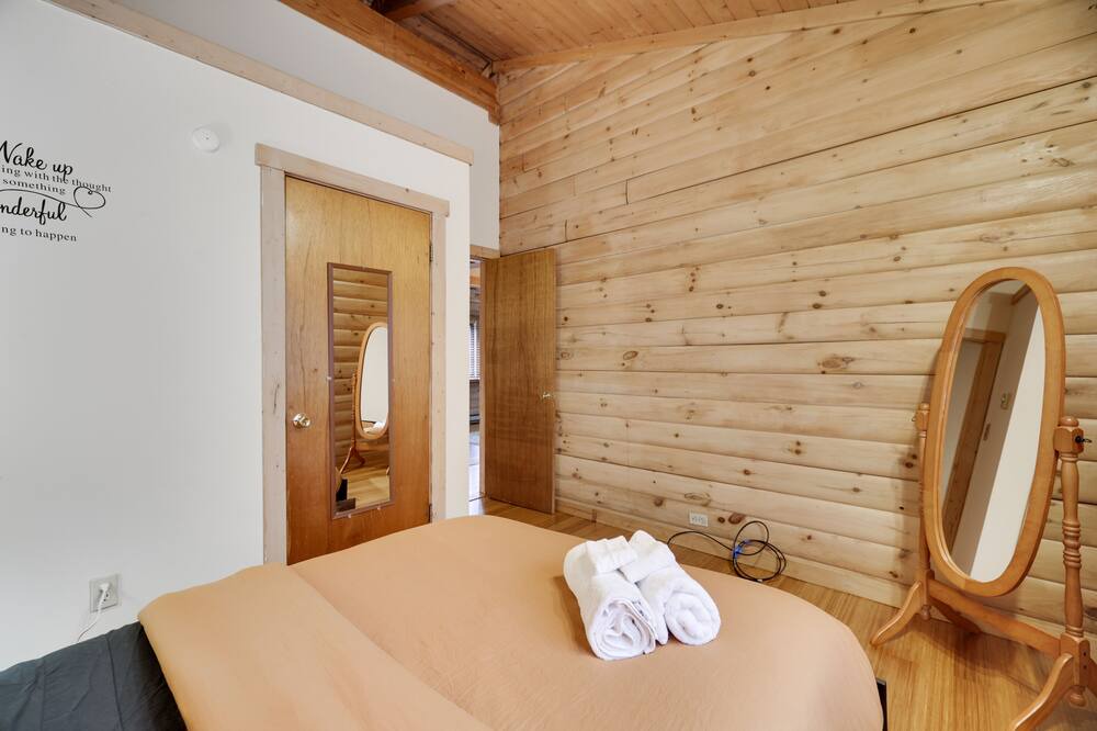 Photo of Bedroom in Mount Pocono