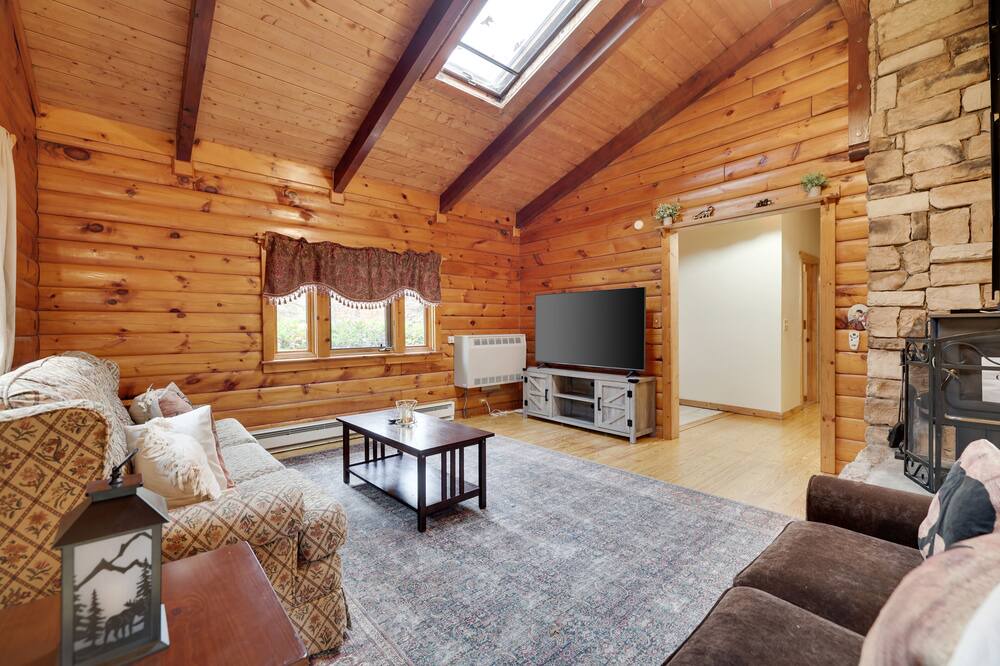 Photo of Livingroom in Mount Pocono