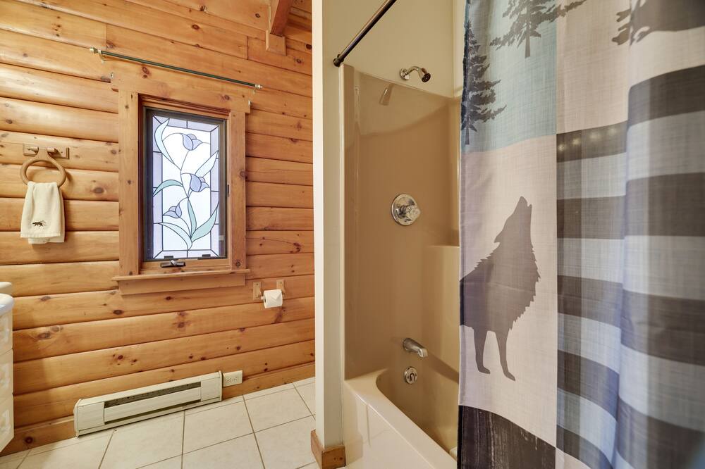 Photo of Bathroom in Mount Pocono