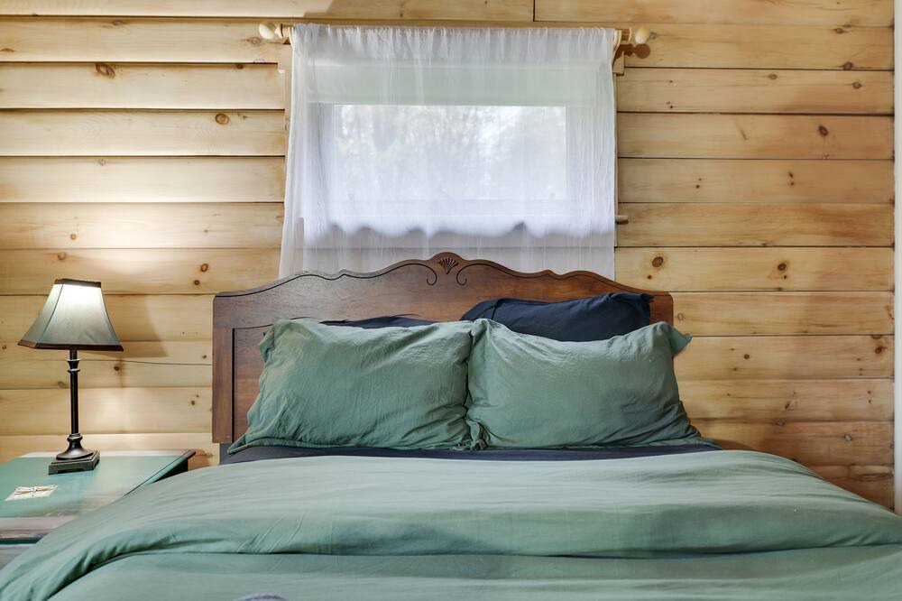 Photo of Bedroom in Mount Pocono