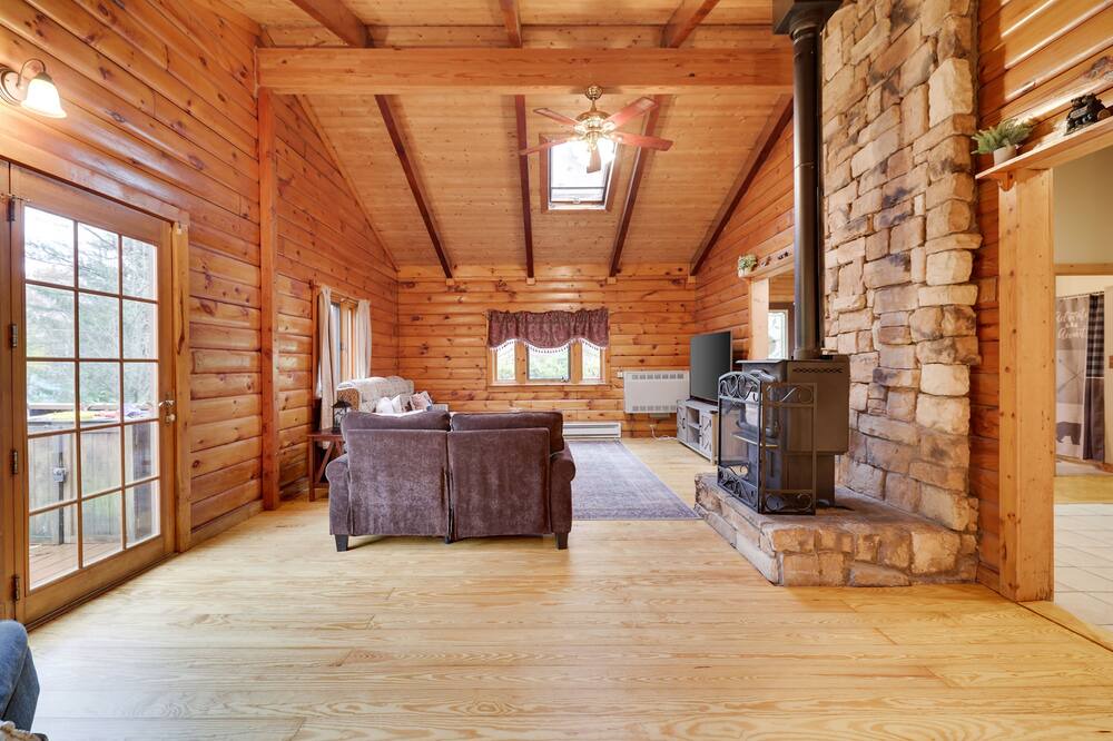 Photo of Bedroom in Mount Pocono