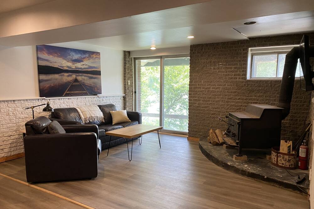 Photo of Livingroom in Amherst