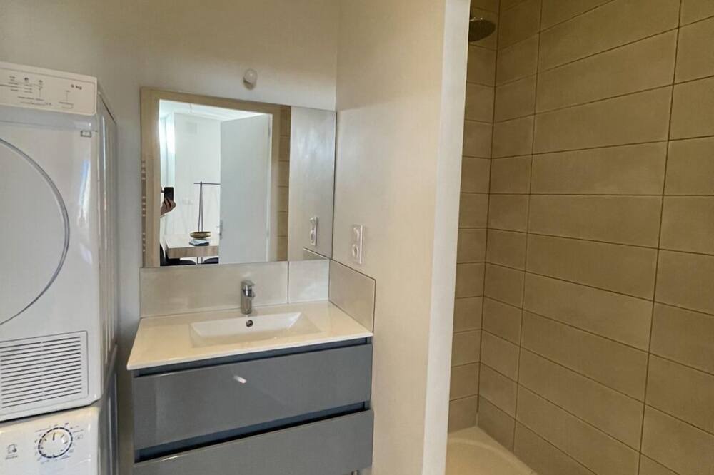 Photo of Bathroom in Castelnaudary
