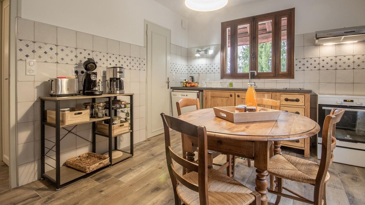 Photo of Others in Mercury