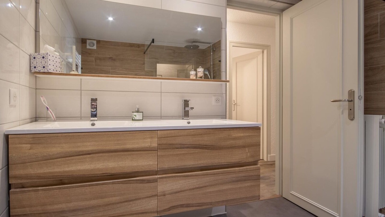 Photo of Others in Mercury