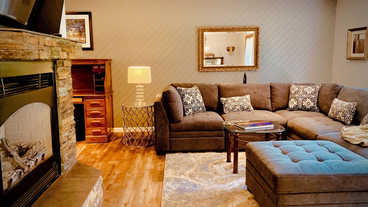 Photo of Livingroom in Old Farm District