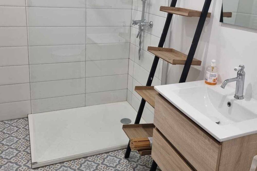Photo of Bathroom in Port