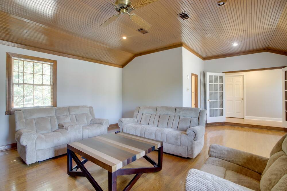 Photo of Livingroom in Memorial Northwest