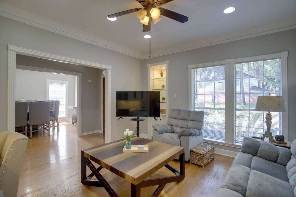 Photo of Livingroom in Memorial Northwest