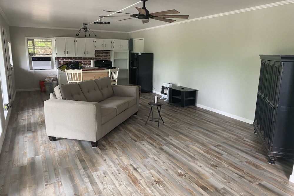 Photo of Livingroom in Lawson
