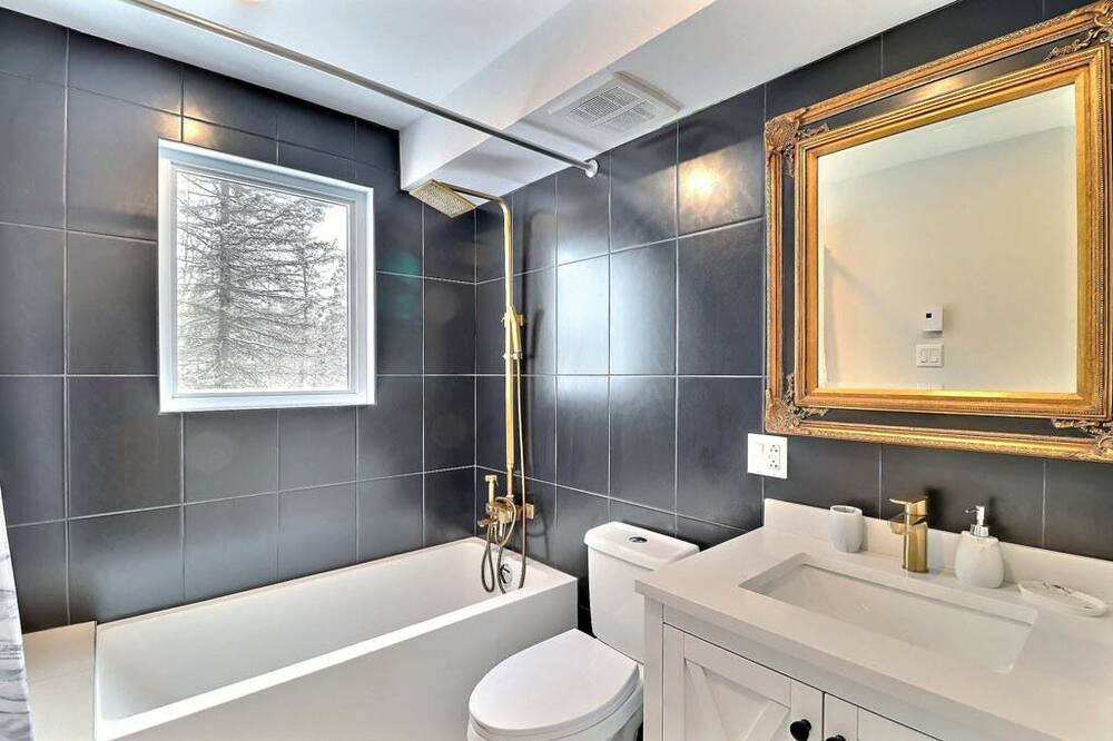 Photo of Bathroom in Jonquiere