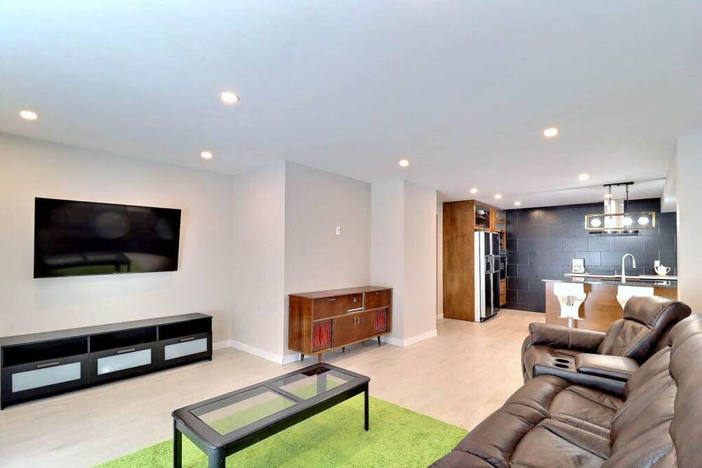 Photo of Livingroom in Jonquiere