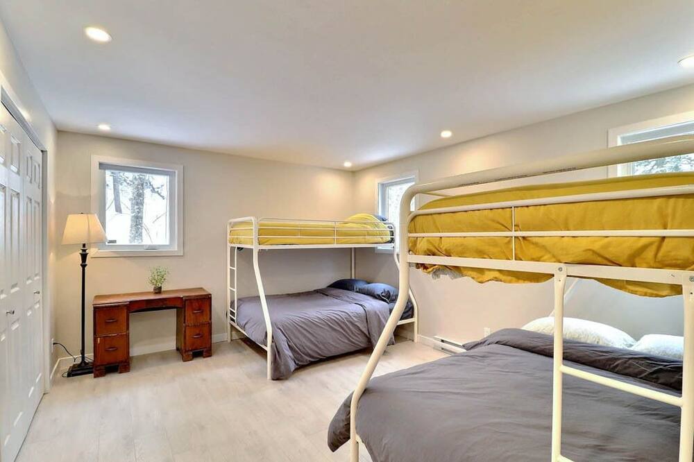 Photo of Bedroom in Jonquiere