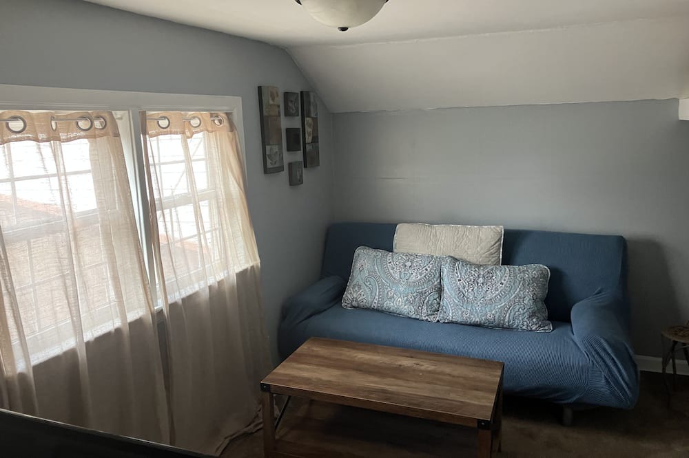 Photo of Livingroom in Mount Pleasant