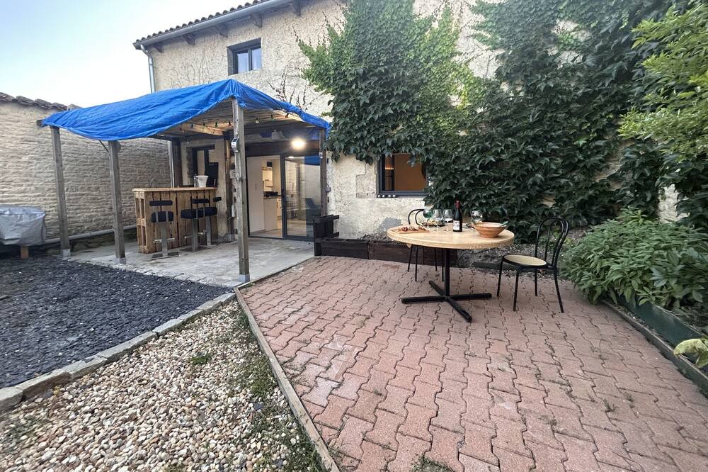 Photo of Patio Balcony in Courcon